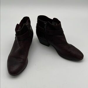 Clarks Red Leather Side Zip Ankle Booties Women Size 9 BLEMISH
